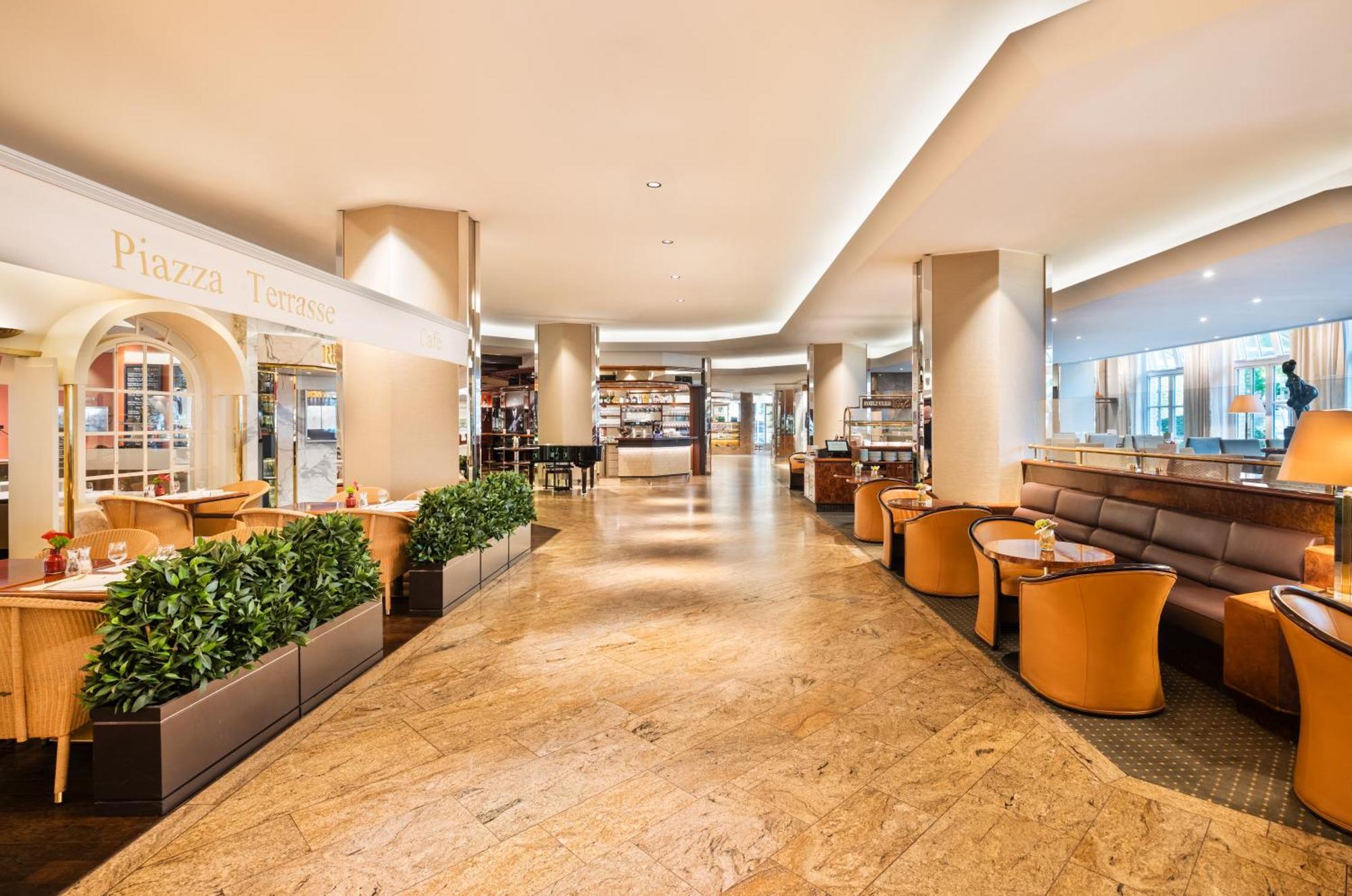 GRAND ELYSEE Hamburg Exterior foto The lobby
