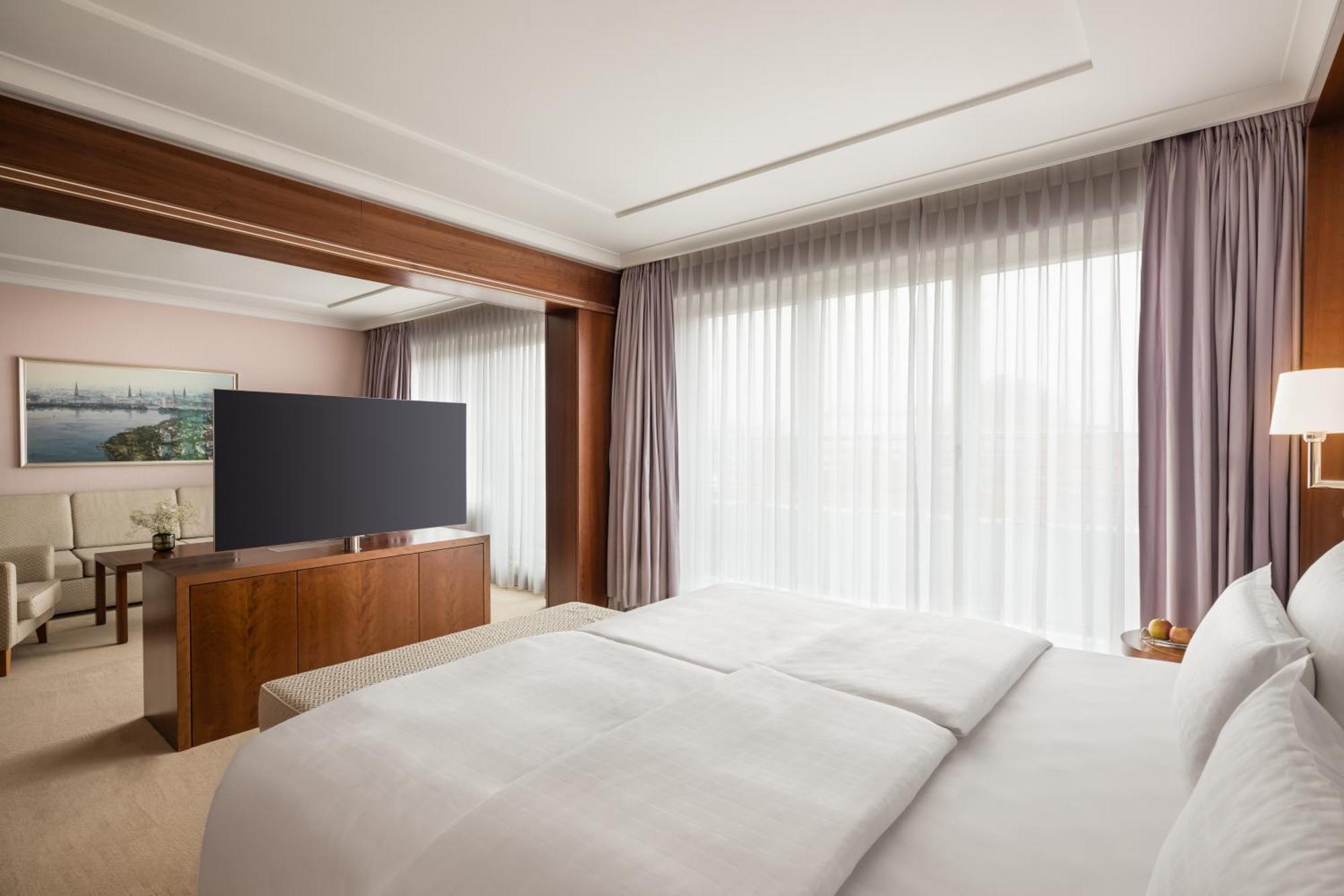 GRAND ELYSEE Hamburg Exterior foto A bedroom at the hotel